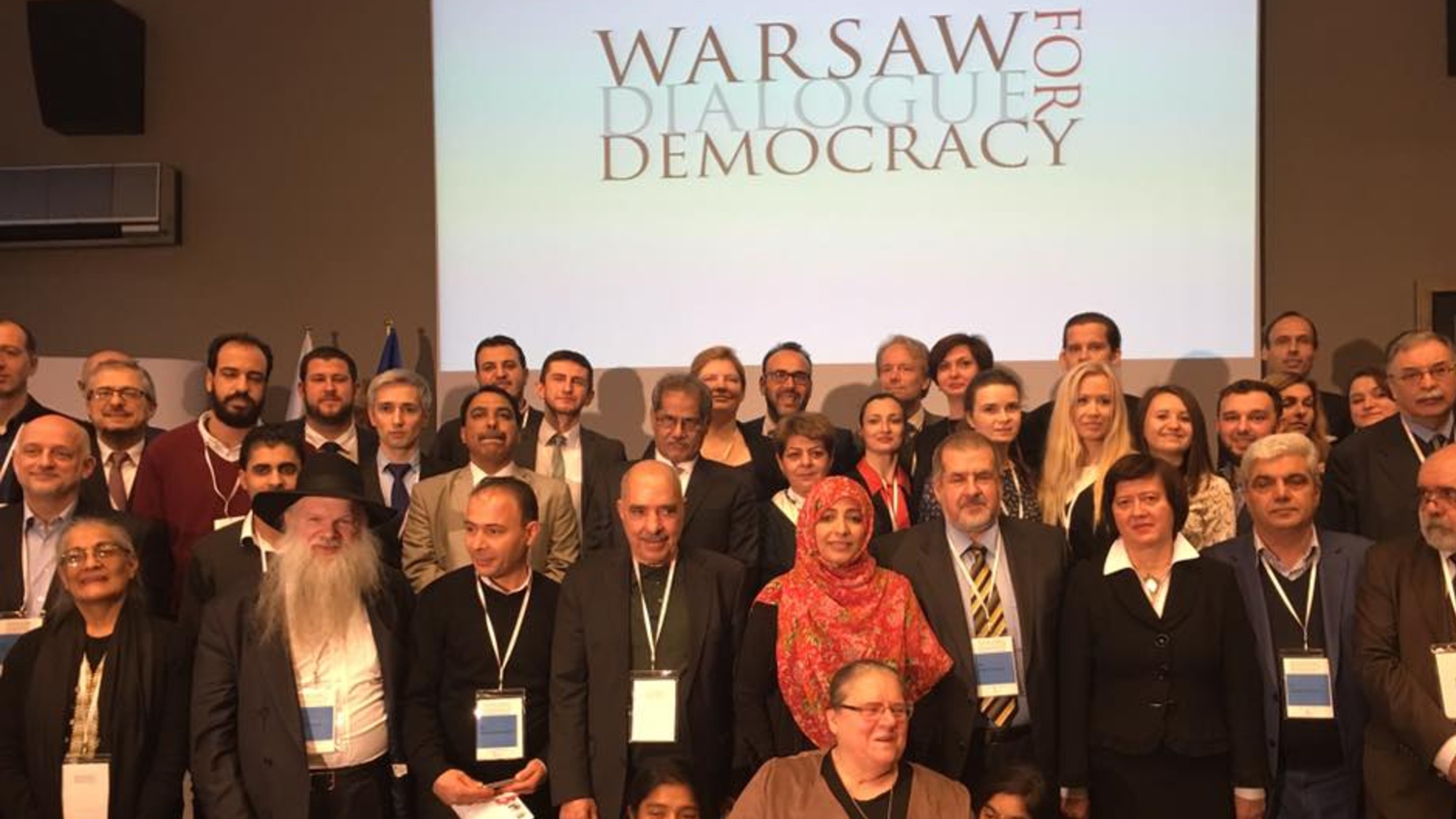 توكل كرمان تشارك في مؤتمر دولي للحوار الديمقراطي في وارسو